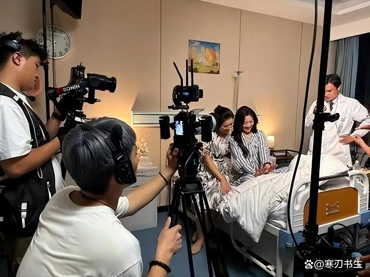 娱乐圈潜规则曝光_娱乐圈男星被潜图片_女明星遭遇不当要求