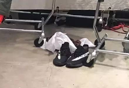 yeezy350亚洲码和欧洲码区别_adidas yeezy boost 350 grey orange release date_kanye west yeezy boost 350 season 3 release